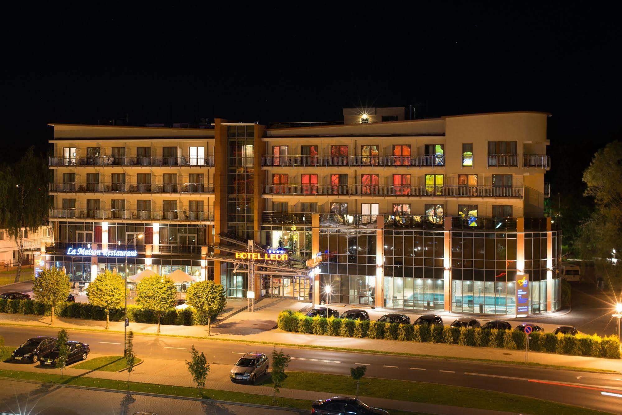 Hotel Leda Spa - Adults Only Колобжег Екстериор снимка