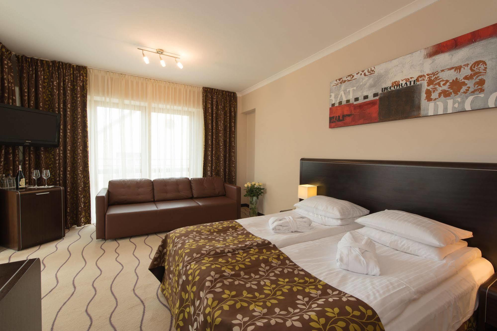 Hotel Leda Spa - Adults Only Колобжег Екстериор снимка